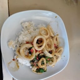 ก๋วยเตี๋ยวเนื้อตุ๋น อาหารตามสั่ง บ้านน้ำหลง