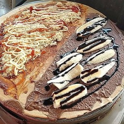 สองหน้า ซอสพิซซ่า พริกเผาหยอง + นูเทลล่า กล้วยหอม ซอสช็อกโกแลต