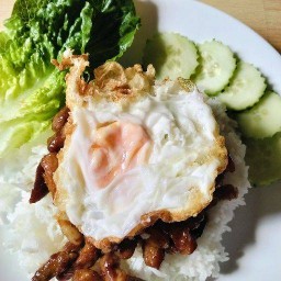 ร้านอาหารบ้านๆ หมูไก่กระเทียม