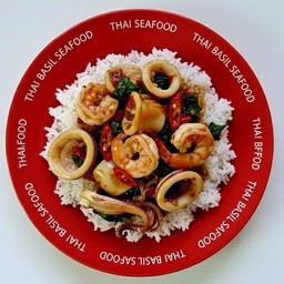 กะเพราทะเลราดข้าวหอมมะลิ+ไข่ดาว