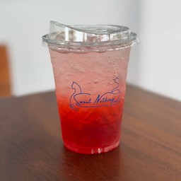 สตรอเบอรี่โซดา