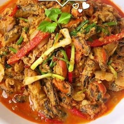 ข้าวผัดผงกะหรี่หอยแมงภู่