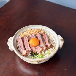 ข้าวผัดมันเนื้อ ออนทอปเนื้อพิคานย่า