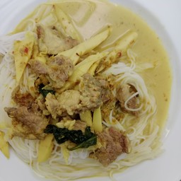 ขนมจีนเขียวหวานใส่หน่อไม้เหลือง