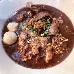 ก๋วยจั๊บน้ำข้น-ก๋วยเตี๋ยวเรือ (by เหยิน) กอไผ่