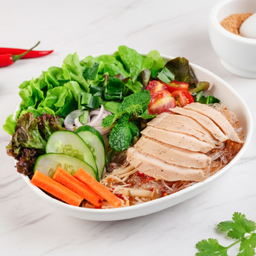 Kelp Noodle with Spicy Minced Chicken Salad (Larb Gai) ลาบเส้นแก้วอกไก่ซูวี