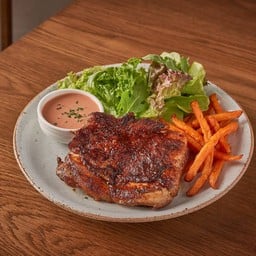 สเต็กไก่เผ็ดคู่ฟรายส์มันหวาน