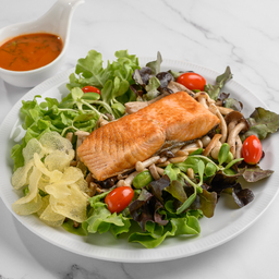 Seared Salmon Salad with Jimjaew Mayo (สลัดแซลมอนจิ้มแจ่วมาโย)