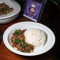 ข้าวกะเพราเนื้อ