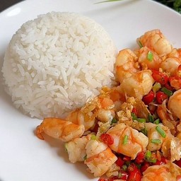 กุ้งคั่วเกลือราดข้าว