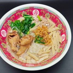 ก๋วยจั๊บญวน น่องไก่เล็ก