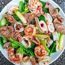 ข้าวผัดคะน้าทะเลรวมมิตร