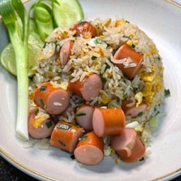 ข้าวผัดไส้กรอก