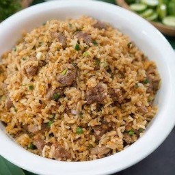 ข้าวผัดเนื้อ