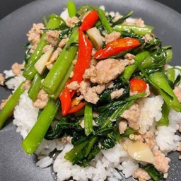 ผัดผักบุ้งหมูสับ