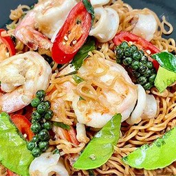 มาม่าผัดขี้เมาทะเล