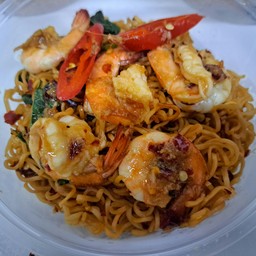 ผัดกะเพรามาม่า (เลือกเนื้อสัตว์)