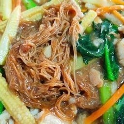 ราดหน้าหมูหมัก เส้นหมี่