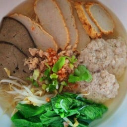 ร้านลิ้มเตี๋ยว