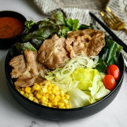 Shabu Grilled Pork Salad with Jimjaew Mayo (สลัดหมูชาบูจิ้มแจ่วมาโย)