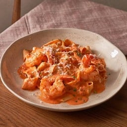 พัพพาร์เดลกุ้งซอสวอดก้า