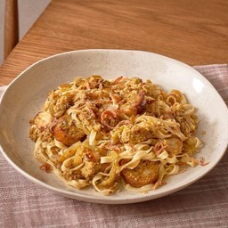 ลิงกวินีผัดไส้อั่วน้ำพริกหนุ่ม