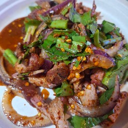 หมูน้ำตก