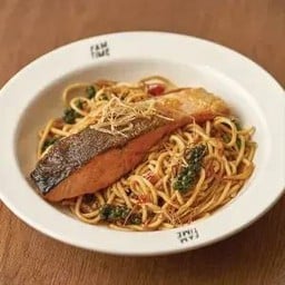 สปาเกตตี้ผัดขี้เมาแซลมอน