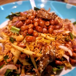 ยำชื่นใจ