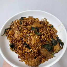 ผัดมาม่าขี้เมาหมู