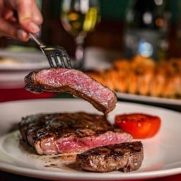 Neil's Tavern Restaurant  ร่วมฤดี (Ruamrudee)