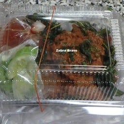 เจ้เล็กสลัดผักผลไม้ ตลาดลานทราย