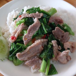 คะน้าหมูชิ้น