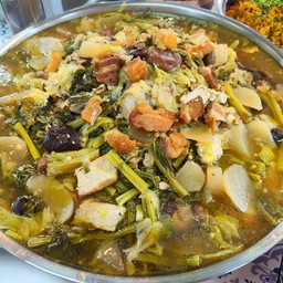 ต้มจับฉ่ายเต้าหู้หมูสามชั้น