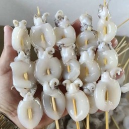 หมึกย่างแซ่บกลางซอย พระยาสุเรนทร์ 30