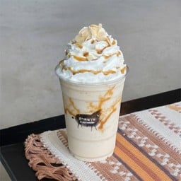 นมคาราเมลอัลมอนด์+วิปครีม (ปั่น)