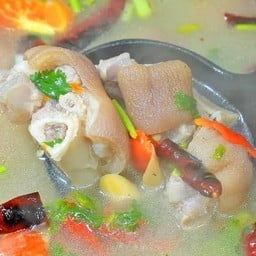 ต้มยำขาหมูคากิ