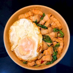 กะเพราพริกแห้ง หมูสามชั้น