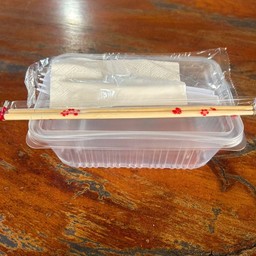 กล่องใส่อาหารพร้อมฝา/ช้อนส้อม/ตะเกียบ