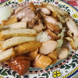 ข้าวหมูทอดอร่อยมาก ถ.จันทน์ ถ.จันทน์