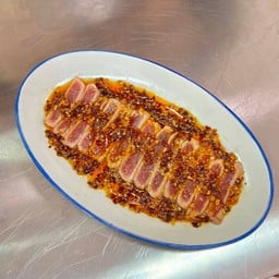 เนื้อทอดซอสน้ำมันพริกเผา