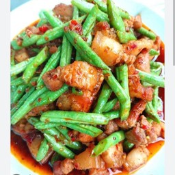 พริกแกงหมูสามชั้น