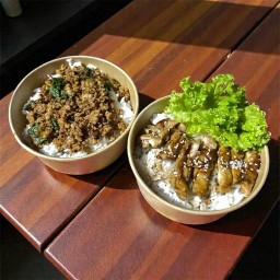 แฮปปี้หมูกระทะย่างให้ - กระเพราเราหร่อย