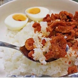 ข้าว หน้าน้ำพริกกากหมูไข่ยางมะตูม
