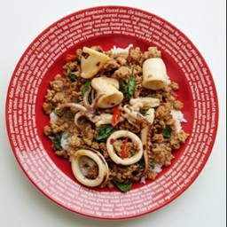 [ใส่ถุง] กะเพราหมูสับใส่ปลาหมึก+ข้าวหอมมะลิ