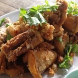 ไข่ปลาอินทรีย์ทอดกระเทียม   Fried organic fish roe with garlic
