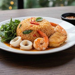 ข้าวผัดโป๊ะแตก