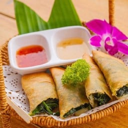 ปอเปี๊ยะผักโขมอบชีส