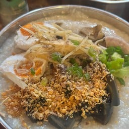 ร้านจ๊ะเอ๋โจ๊กต้มเลือดหมู