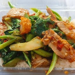 อาหารตามสั่งร้านป้าเนิน สามแยก ซอยเป๊ปซี่